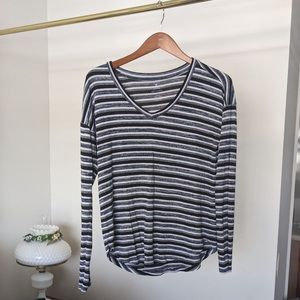 Striped long sleeve, V-neck